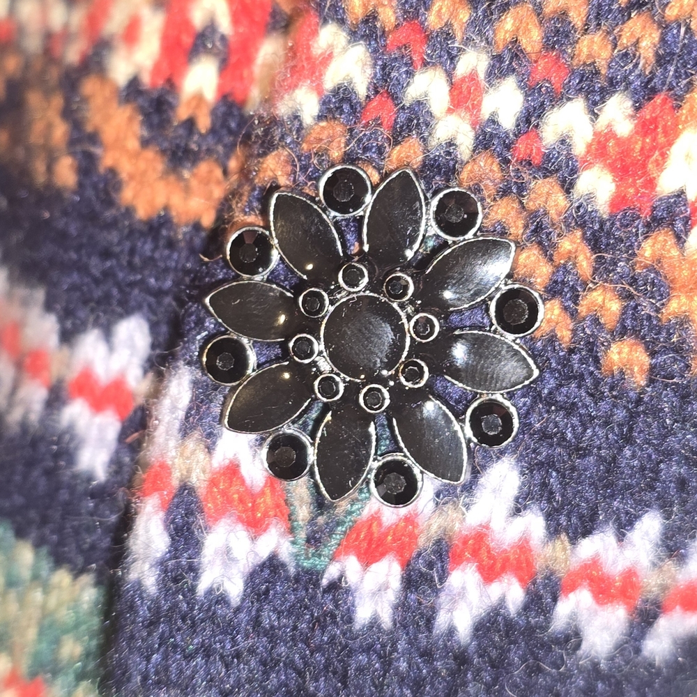 Colorful Knit Vest with Geometric Patterns - Picture 5 of 5
